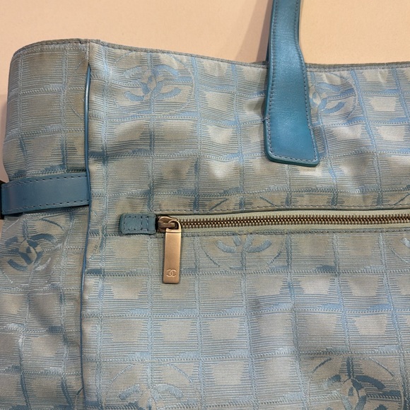 Chanel large Tote - Picture 7 of 12